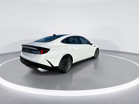 New 2025 Hyundai Sonata Limited FWD image 6
