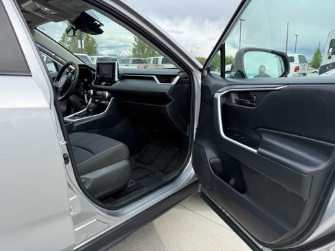 Used 2025 Toyota RAV4 LE AWD/4WD image 24