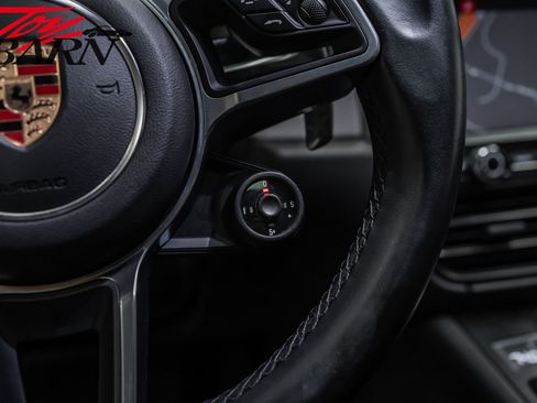 Used 2020 Porsche Macan Turbo image 32