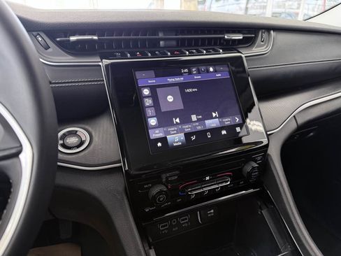 Used 2023 Jeep Grand Cherokee L Laredo image 51