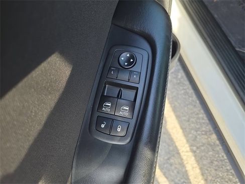 Certified 2019 Dodge Challenger SXT image 12