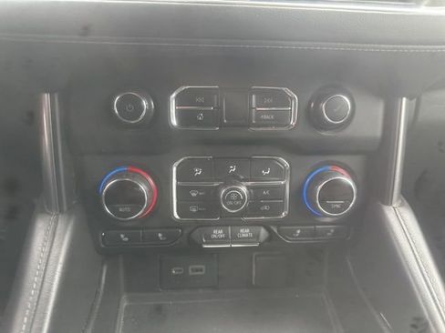 Used 2021 Chevrolet Tahoe Z71 w/ Z71 Signature Package image 12