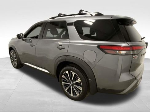 New 2026 Nissan Pathfinder Platinum image 4