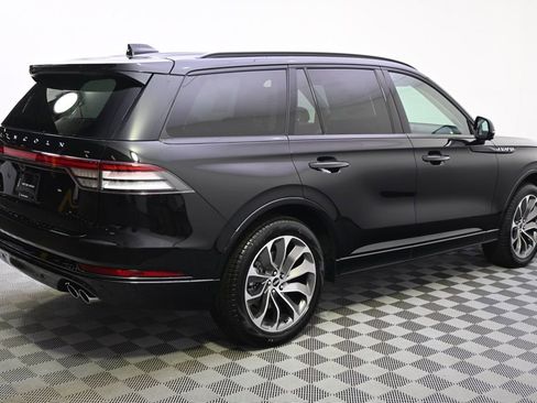 New 2026 Lincoln Aviator AWD w/ Jet Appearance Package image 7