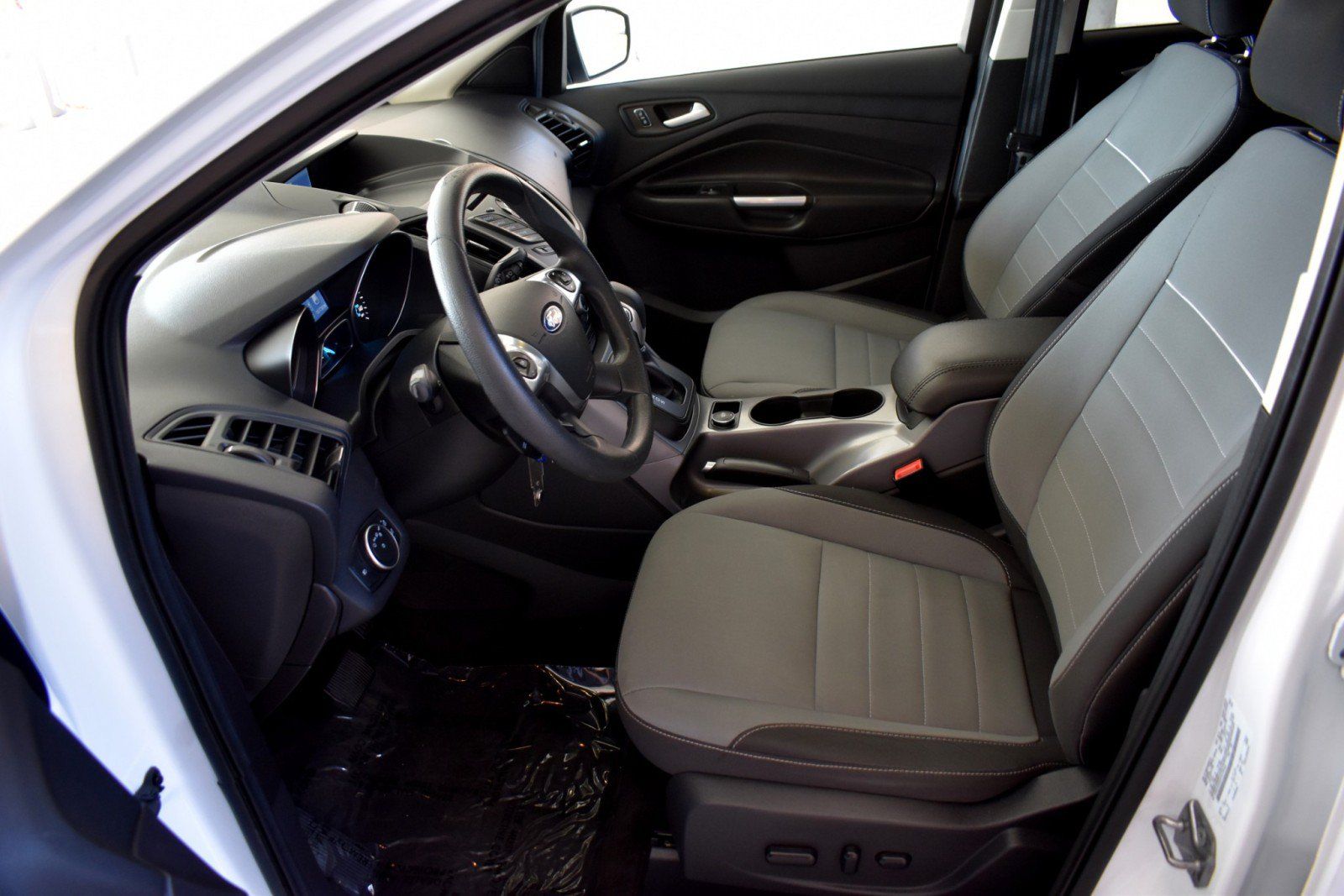 Used 2015 Ford Escape SE FWD image 25
