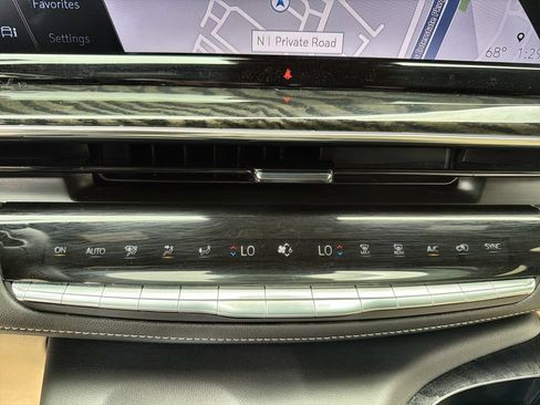 Certified 2024 Cadillac Escalade Premium Luxury AWD/4WD image 17