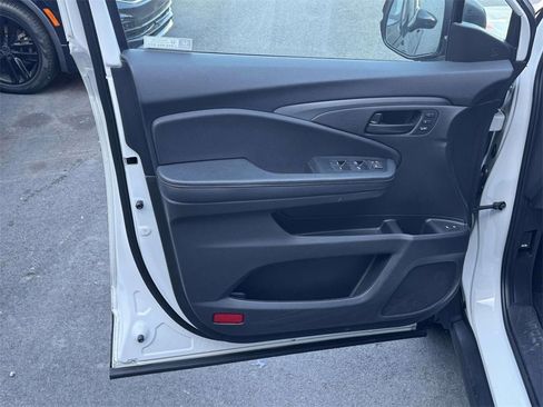 Used 2022 Honda Passport TrailSport image 12