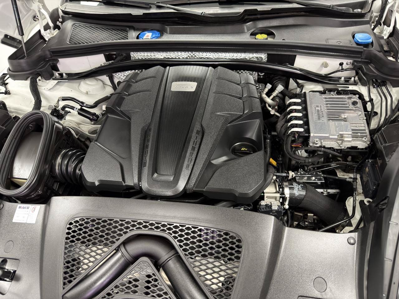 Used 2019 Porsche Macan S w/ Premium Package Plus AWD/4WD image 34