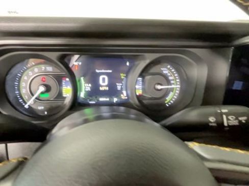 Used 2024 Jeep Wrangler Unlimited AWD/4WD image 27
