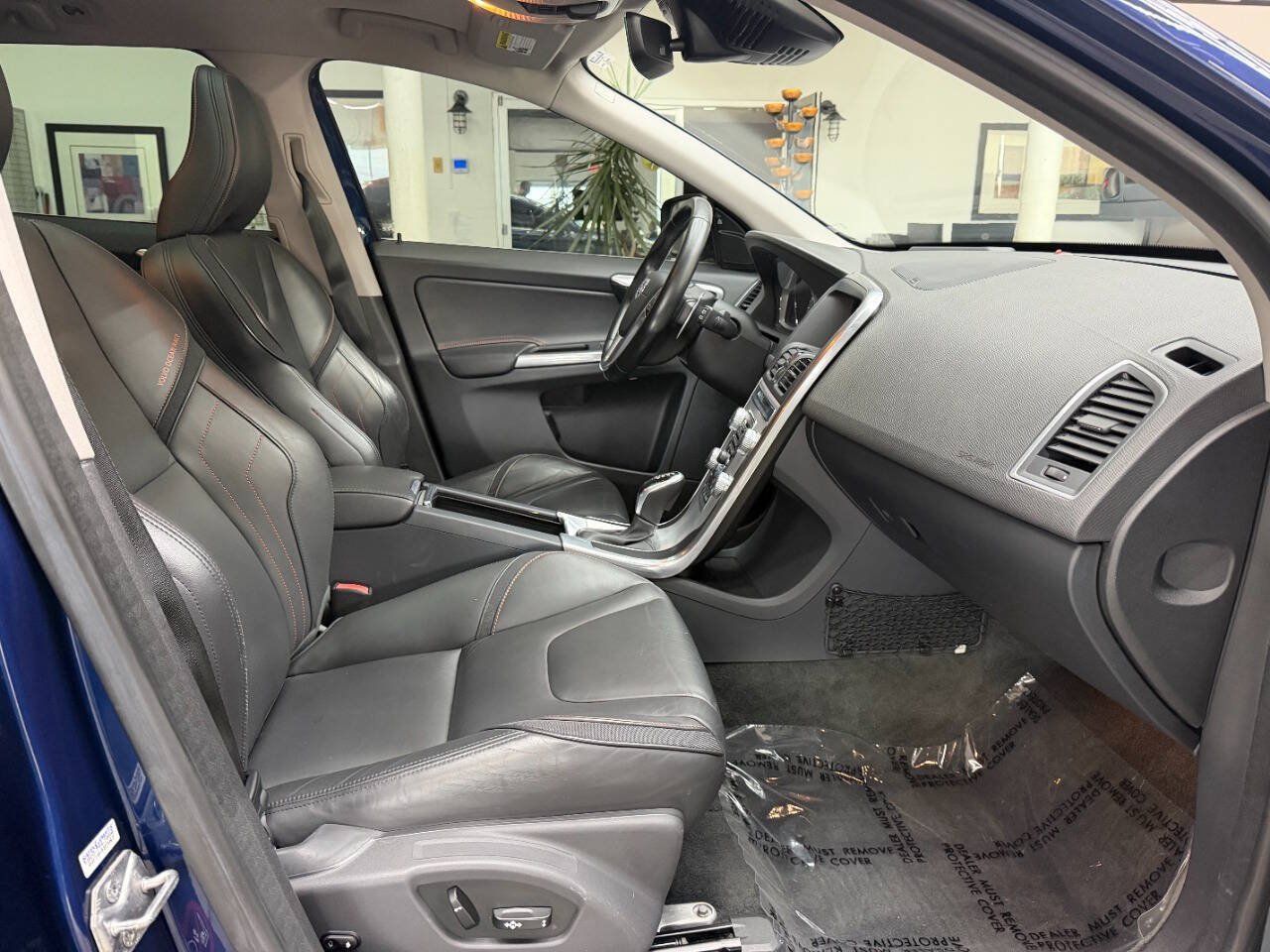Used 2015 Volvo XC60 T6 Platinum AWD/4WD image 17