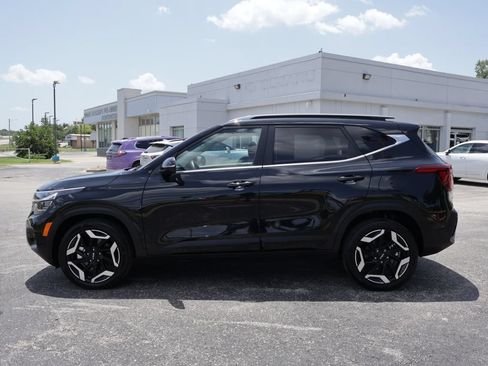 Used 2024 Kia Seltos SX w/ SX Sunroof Package AWD/4WD image 4