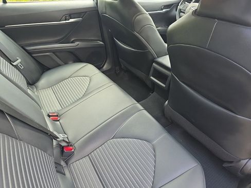 Used 2024 Toyota Camry SE image 13
