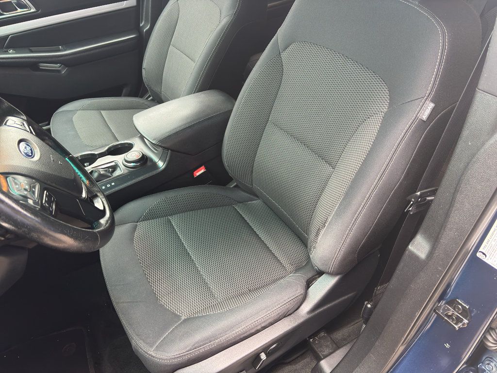Used 2016 Ford Explorer XLT w/ Equipment Group 201A AWD/4WD image 9