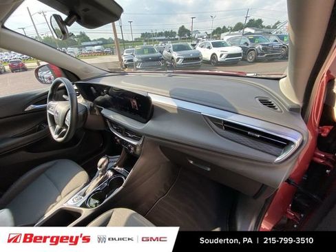 Used 2024 Buick Encore GX Preferred w/ Comfort Package FWD image 32