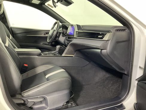 Used 2025 Toyota Camry SE FWD image 24