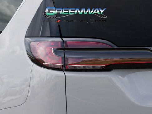 New 2026 Chrysler Pacifica Pinnacle image 9