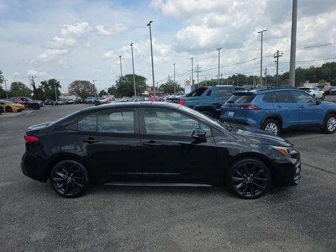 Certified 2023 Toyota Corolla SE w/ SE Premium Package FWD image 4
