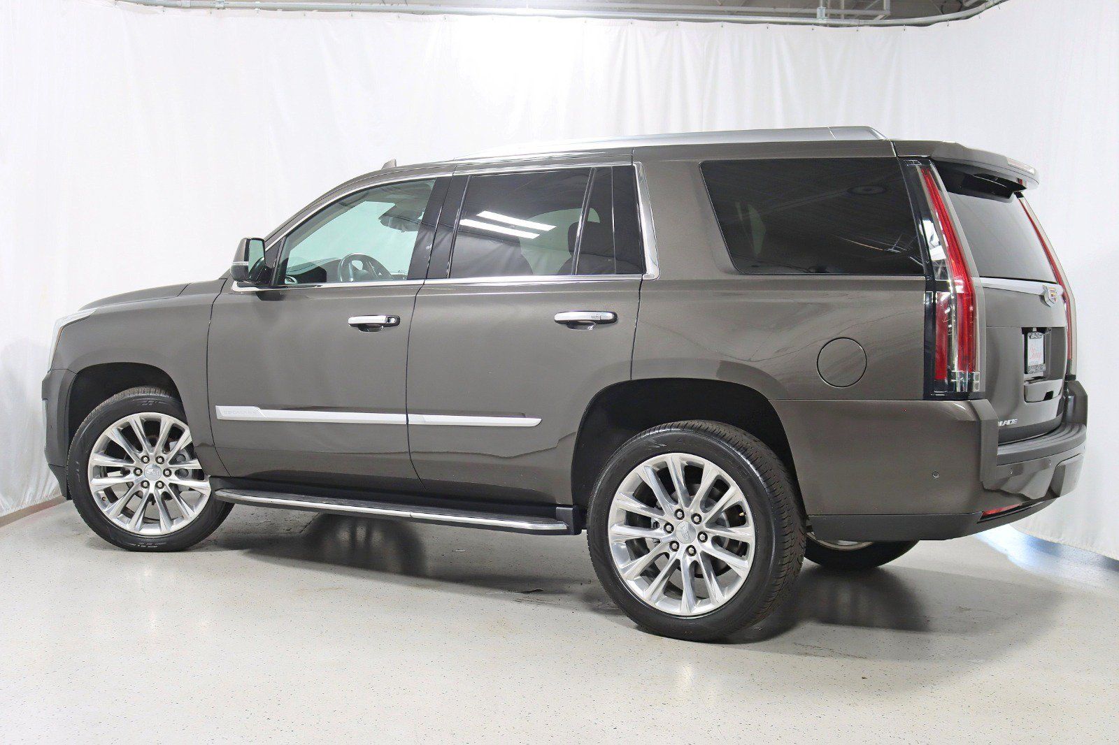 Used 2020 Cadillac Escalade Luxury AWD/4WD image 9