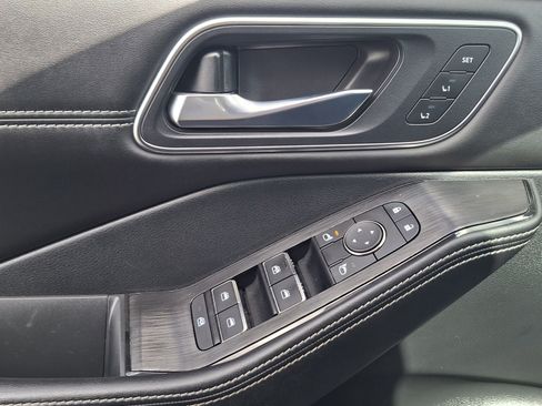 Certified 2022 Nissan Rogue Platinum w/ Head-Up Display Package image 17