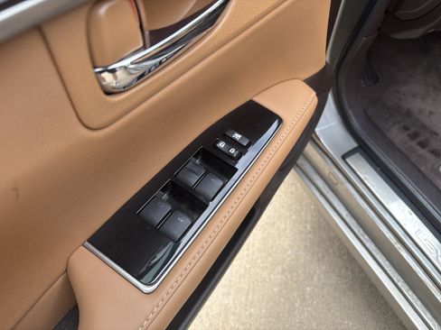 Used 2016 Lexus ES 350 w/ Ultra Luxury Package FWD image 15