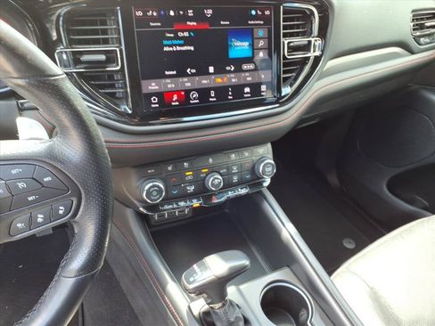 Used 2024 Dodge Durango GT AWD/4WD image 15