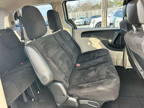 Used 2014 Dodge Grand Caravan American Value Package image 12