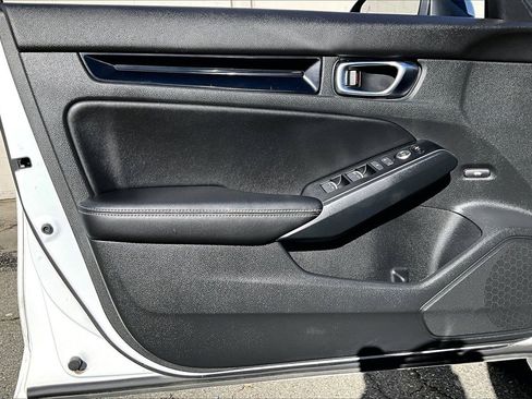 Used 2022 Honda Civic Touring image 27