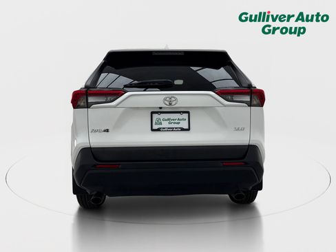 Used 2021 Toyota RAV4 XLE FWD image 7