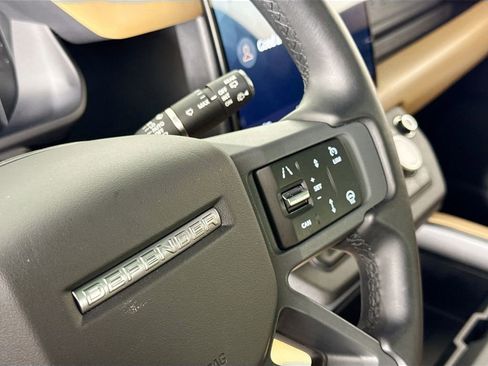 Used 2025 Land Rover Defender 110 S image 19