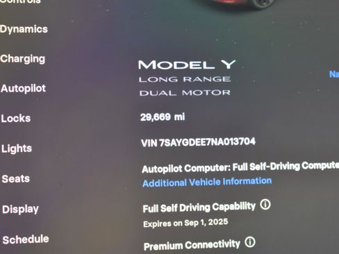 Used 2022 Tesla Model Y Long Range image 31