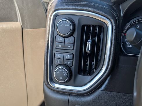 Used 2020 Chevrolet Silverado 1500 RST image 14