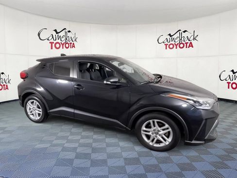 Used 2020 Toyota C-HR LE FWD image 2