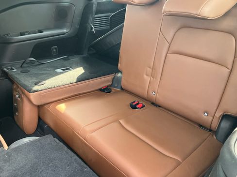 Used 2023 Nissan Pathfinder Platinum AWD/4WD image 39
