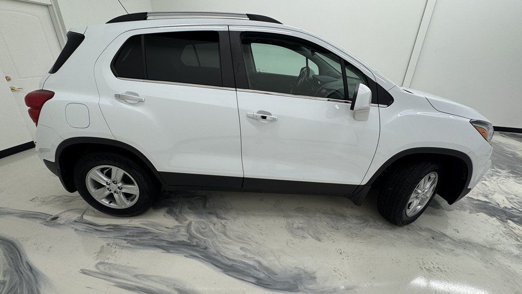 Used 2020 Chevrolet Trax LT w/ LT Convenience Package FWD image 8