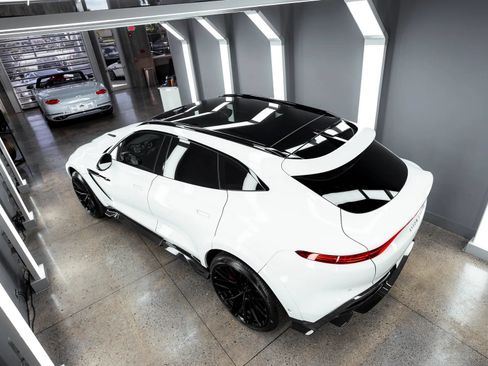 Used 2021 Aston Martin DBX AWD/4WD image 11