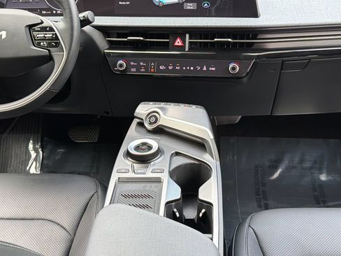 Used 2023 Kia EV6 Wind w/ Wind Technology Package AWD/4WD image 18
