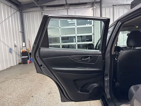 Used 2020 Nissan Rogue S image 15