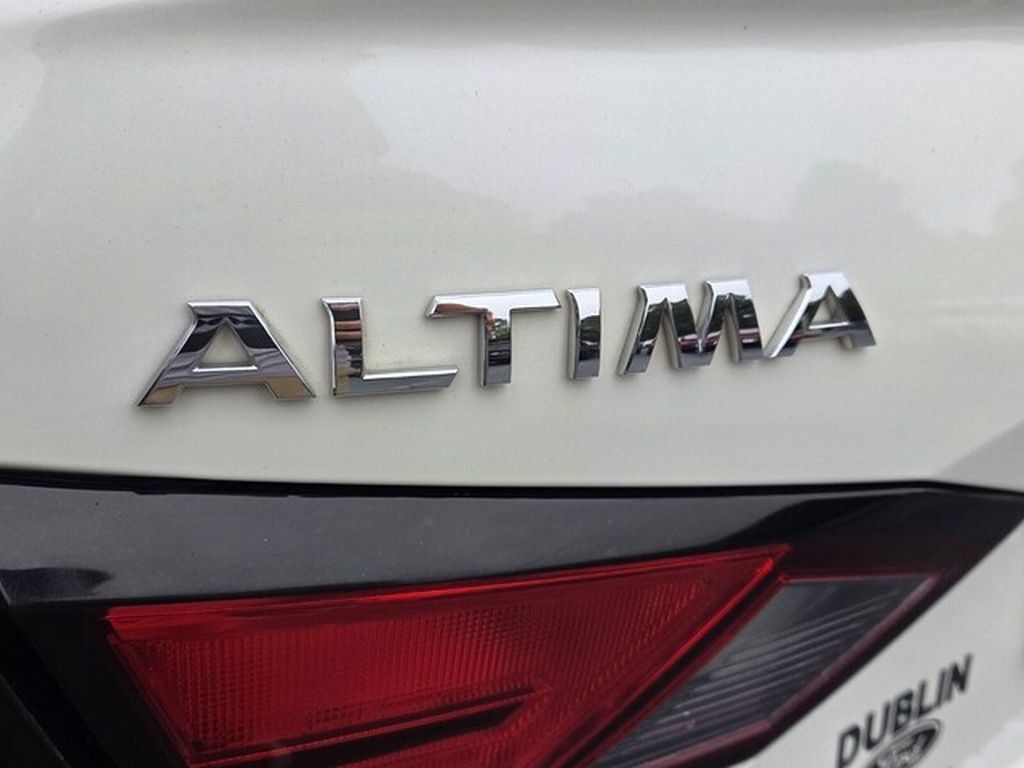 Used 2021 Nissan Altima 2.5 SR w/ SR Premium Package FWD image 13