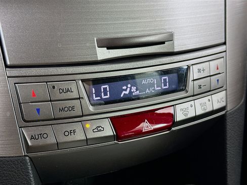 Used 2014 Subaru Outback 2.5i Limited w/ Moonroof Package image 23