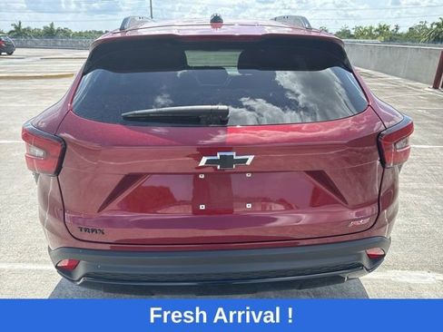 Used 2024 Chevrolet Trax RS FWD image 16