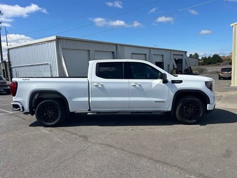 Used 2025 GMC Sierra 1500 Elevation AWD/4WD image 8