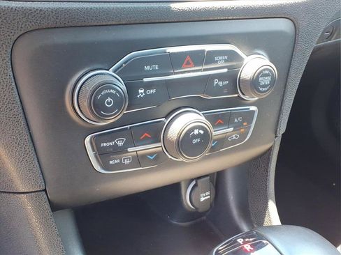 Used 2023 Dodge Charger SXT RWD image 5