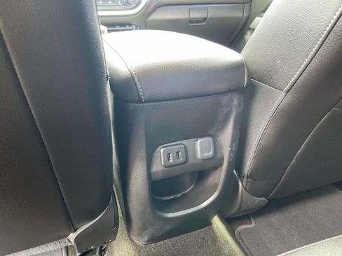 Used 2017 Chevrolet Colorado LT w/ Luxury Package, Chrome RWD image 19