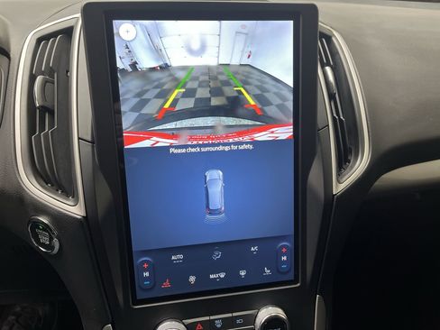 Used 2024 Ford Edge SEL w/ Convenience Package image 5