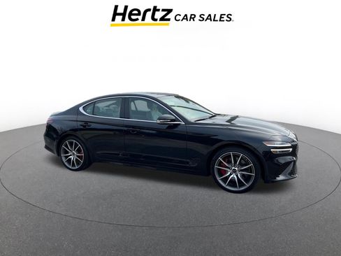 Used 2025 Genesis G70 2.5T image 1