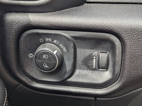 Used 2025 RAM 2500 Big Horn AWD/4WD image 33