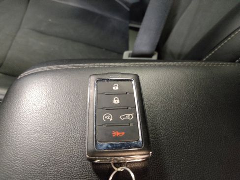 Used 2023 Jeep Grand Cherokee L Laredo image 32