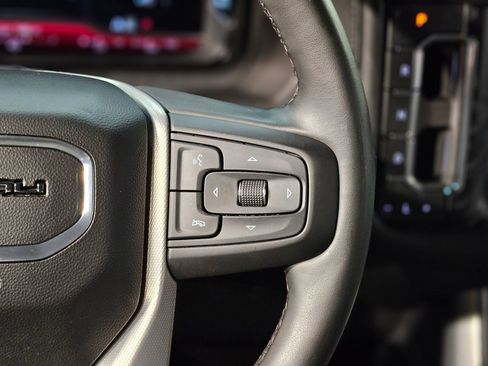 Used 2023 GMC Yukon Denali image 28