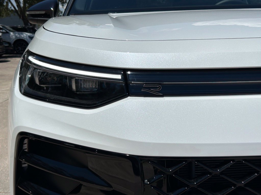 New 2026 Volkswagen Tiguan SE R-Line FWD image 35