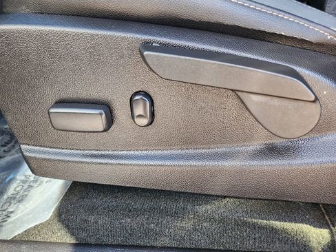 Used 2018 Chevrolet Colorado Z71 image 15